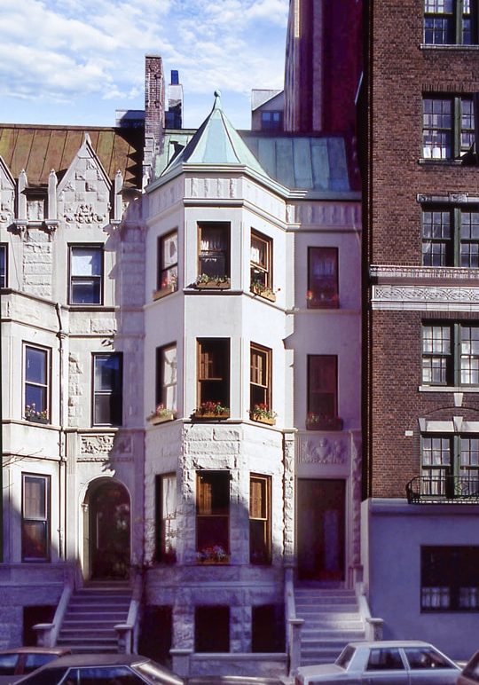 Exterior of 307 West 102 St, NY, NY